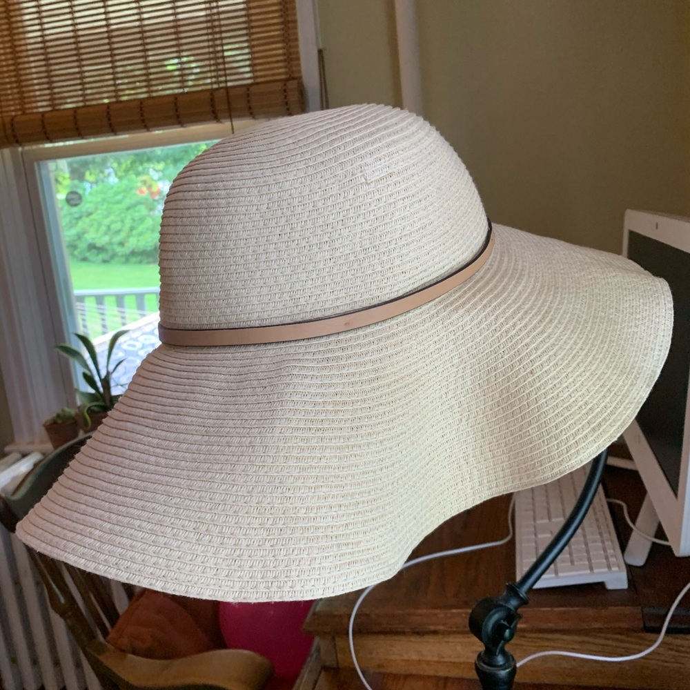 Banana Republic Floppy Sun Hat - Picture 4 of 4